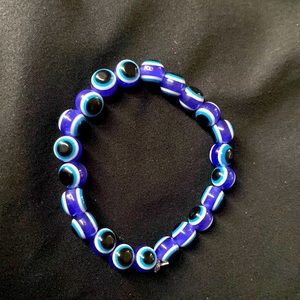 I am selling bracelets and there are one size fit all